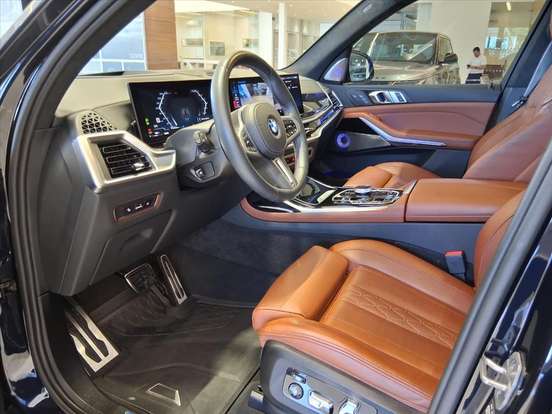 BMW-X7-4.4 V8 GASOLINA M60i STEPTRONIC BMW-X7-2024