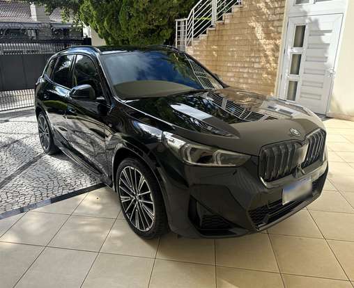 BMW-iX1-2023