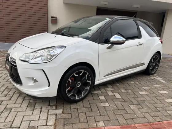 CITROËN DS3 1.6 THP GASOLINA SPORT CHIC MANUAL CITROËN DS3 1.6 THP GASOLINA SPORT CHIC MANUAL