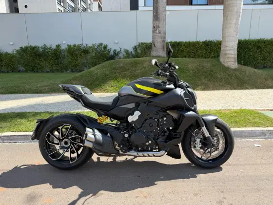 DUCATI DIAVEL V4 