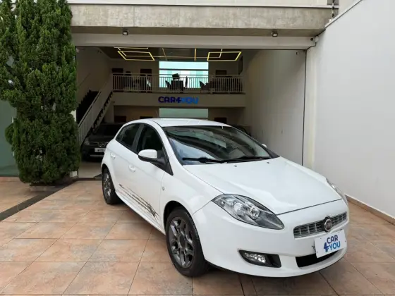 FIAT BRAVO 1.8 ESSENCE 16V FLEX 4P MANUAL FIAT BRAVO 1.8 ESSENCE 16V FLEX 4P MANUAL