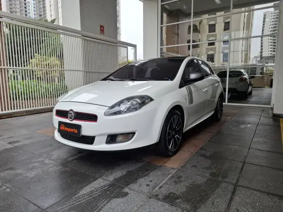 FIAT BRAVO 1.8 SPORTING 16V FLEX 4P AUTOMATIZADO FIAT BRAVO 1.8 SPORTING 16V FLEX 4P AUTOMATIZADO