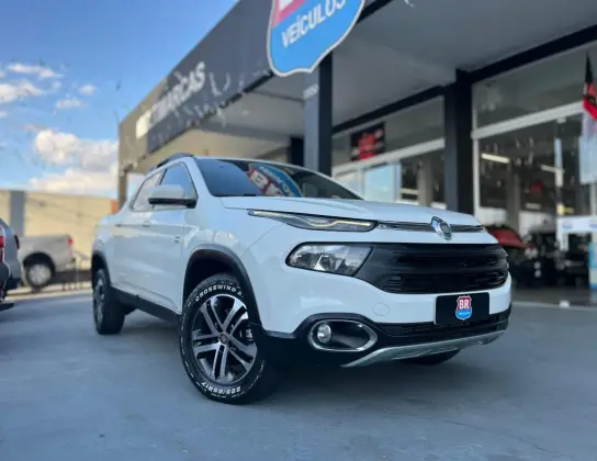 FIAT TORO 2.0 16V TURBO DIESEL FREEDOM 4WD AT9 FIAT TORO 2.0 16V TURBO DIESEL FREEDOM 4WD AT9