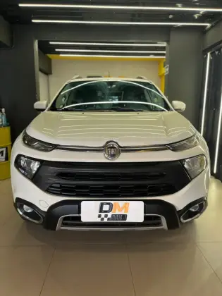 FIAT TORO 2.0 16V TURBO DIESEL FREEDOM 4WD AT9 FIAT TORO 2.0 16V TURBO DIESEL FREEDOM 4WD AT9