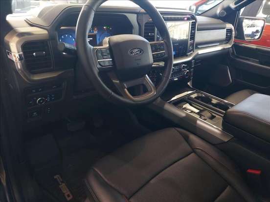 FORD-F-150-5.0 V8 GASOLINA CD LARIAT BLACK FX4 AUTOMÁTICO FORD-F-150-2025