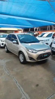 FORD FIESTA 1.6 ROCAM HATCH 8V FLEX 4P MANUAL FORD FIESTA 1.6 ROCAM HATCH 8V FLEX 4P MANUAL