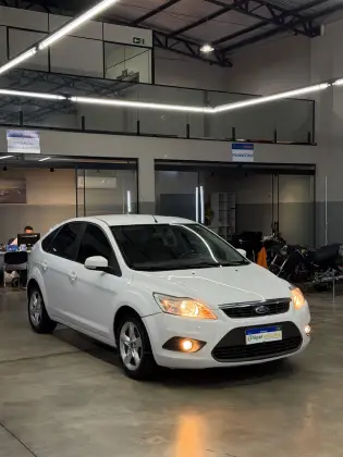 FORD FOCUS 1.6 GLX 16V FLEX 4P MANUAL