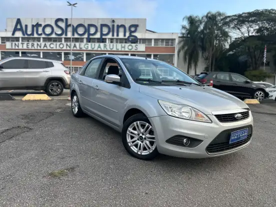 FORD-FOCUS-2.0 GLX SEDAN 16V FLEX 4P AUTOMÁTICO FORD-FOCUS-2013