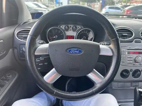 FORD-FOCUS-2013