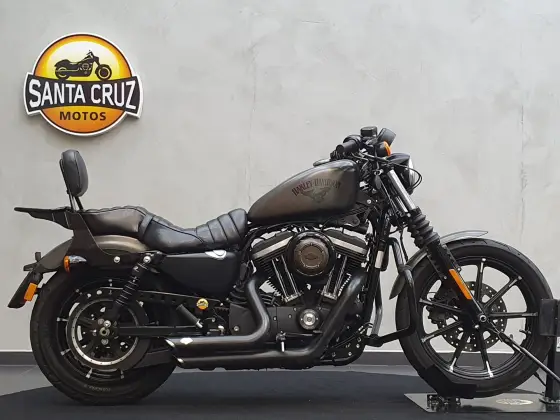 HARLEY-DAVIDSON SPORTSTER IRON 883 