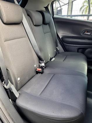 /en/city-ipameri/cate-car-used-car/honda-hr-v-2017-1-8-16v-flex-lx-4p-automatic-47026434874673152/-11