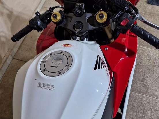 HONDA-CBR 600F HONDA-CBR 600F-2013