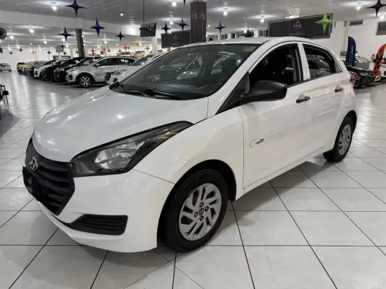 HYUNDAI HB20 1.0 COMFORT 12V FLEX 4P MANUAL HYUNDAI HB20 1.0 COMFORT 12V FLEX 4P MANUAL