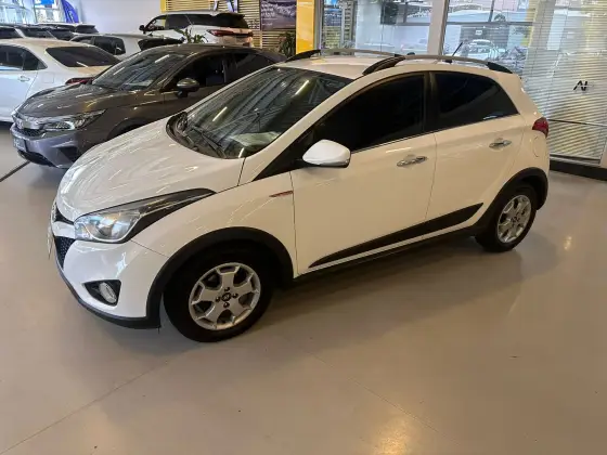 HYUNDAI HB20X 1.6 16V PREMIUM FLEX 4P AUTOMÁTICO HYUNDAI HB20X 1.6 16V PREMIUM FLEX 4P AUTOMÁTICO