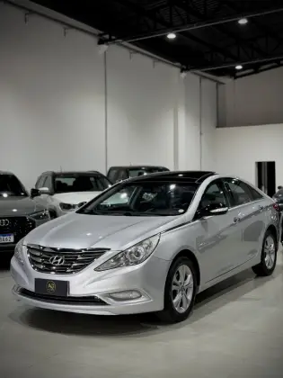 HYUNDAI SONATA 2.4 MPFI I4 16V 182CV GASOLINA 4P AUTOMÁTICO HYUNDAI SONATA 2.4 MPFI I4 16V 182CV GASOLINA 4P AUTOMÁTICO