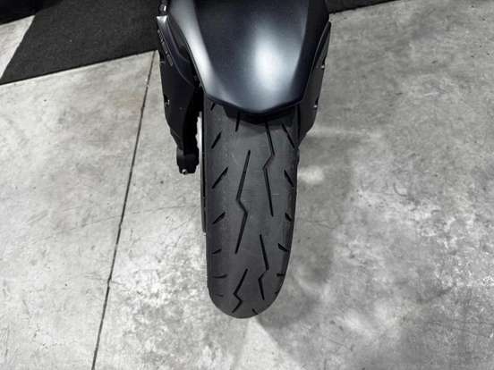 KAWASAKI-Z900-2025