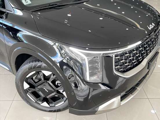 KIA-CARNIVAL-2024