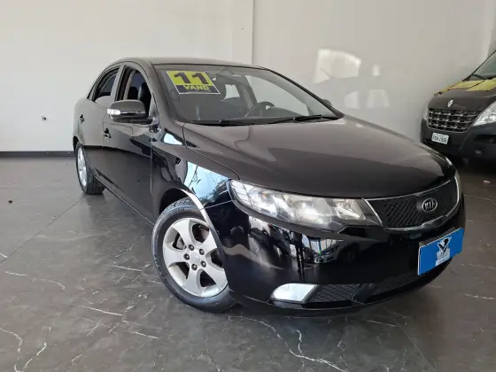 KIA CERATO 1.6 EX SEDAN 16V GASOLINA 4P AUTOMÁTICO KIA CERATO 1.6 EX SEDAN 16V GASOLINA 4P AUTOMÁTICO