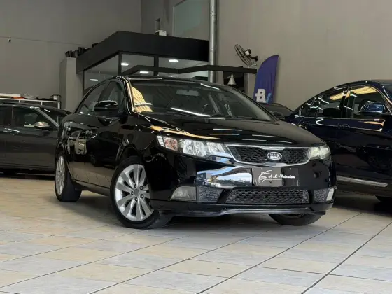 KIA CERATO 1.6 SX3 16V GASOLINA 4P AUTOMÁTICO KIA CERATO 1.6 SX3 16V GASOLINA 4P AUTOMÁTICO