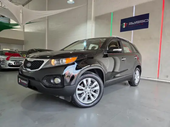 KIA SORENTO 2.4 EX2 4X2 16V GASOLINA 4P AUTOMÁTICO KIA SORENTO 2.4 EX2 4X2 16V GASOLINA 4P AUTOMÁTICO