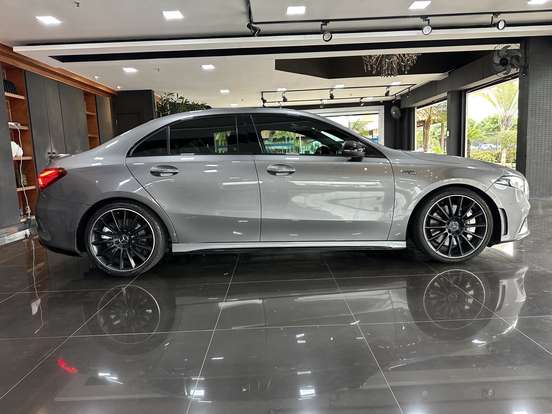 MERCEDES-BENZ-A 35 AMG-2020