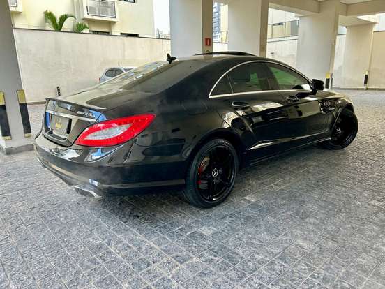 MERCEDES-BENZ-CLS 63 AMG-5.5 V8 TURBO GASOLINA 4P AUTOMÁTICO MERCEDES-BENZ-CLS 63 AMG-2013