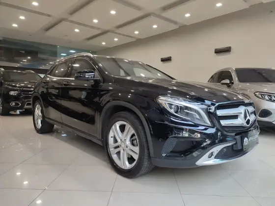 MERCEDES-BENZ GLA 200 1.6 CGI ENDURO 16V TURBO FLEX 4P AUTOMÁTICO MERCEDES-BENZ GLA 200 1.6 CGI ENDURO 16V TURBO FLEX 4P AUTOMÁTICO