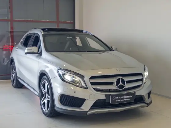 MERCEDES-BENZ GLA 250 2.0 16V TURBO GASOLINA SPORT 4P AUTOMÁTICO MERCEDES-BENZ GLA 250 2.0 16V TURBO GASOLINA SPORT 4P AUTOMÁTICO