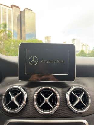 MERCEDES-BENZ-GLA 200-2019