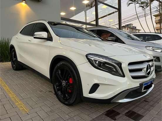 MERCEDES-BENZ-GLA 200-1.6 CGI VISION BLACK EDITION 16V TURBO FLEX 4P AUTOMÁTICO MERCEDES-BENZ-GLA 200-2014