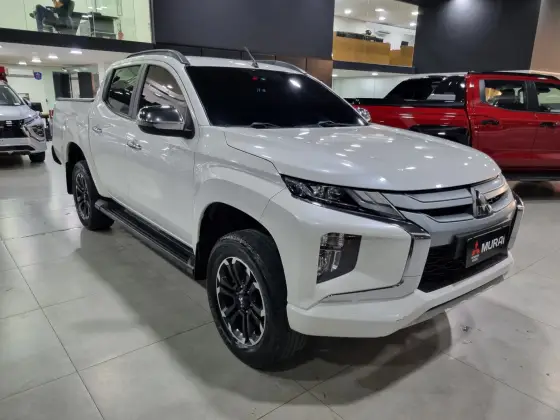 MITSUBISHI L200 TRITON 2.4 16V TURBO DIESEL SPORT HPE CD 4P 4X4 AUTOMÁTICO MITSUBISHI L200 TRITON 2.4 16V TURBO DIESEL SPORT HPE CD 4P 4X4 AUTOMÁTICO