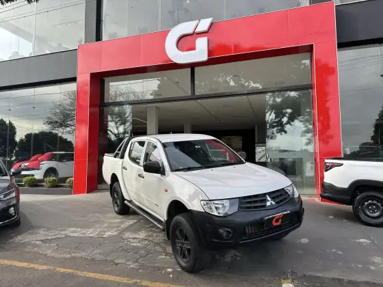 MITSUBISHI L200 TRITON 3.2 GL 4X4 CD 16V TURBO INTERCOLER DIESEL 4P MANUAL MITSUBISHI L200 TRITON 3.2 GL 4X4 CD 16V TURBO INTERCOLER DIESEL 4P MANUAL