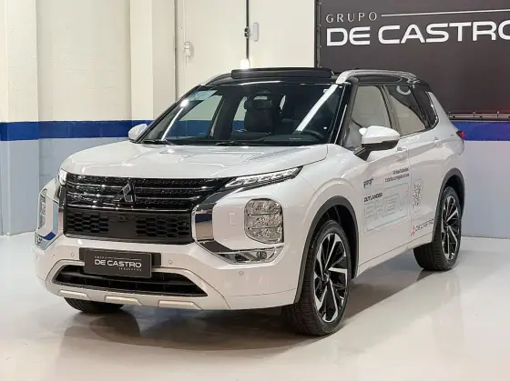 MITSUBISHI OUTLANDER 2.4 PHEV SIGNATURE S-AWC DHT MITSUBISHI OUTLANDER 2.4 PHEV SIGNATURE S-AWC DHT