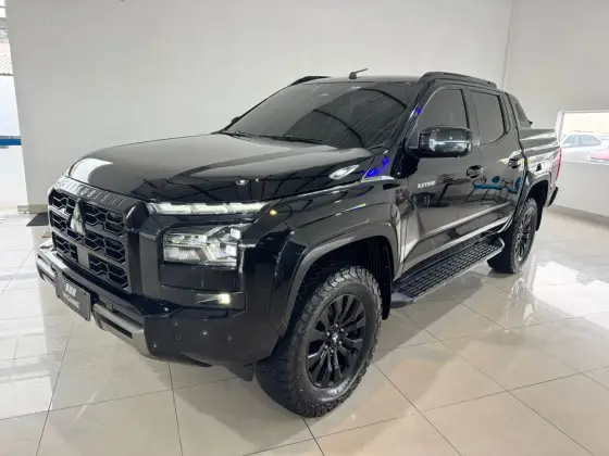MITSUBISHI TRITON 2.4 BITURBO DIESEL CD KATANA 4X4 AUTOMÁTICO MITSUBISHI TRITON 2.4 BITURBO DIESEL CD KATANA 4X4 AUTOMÁTICO