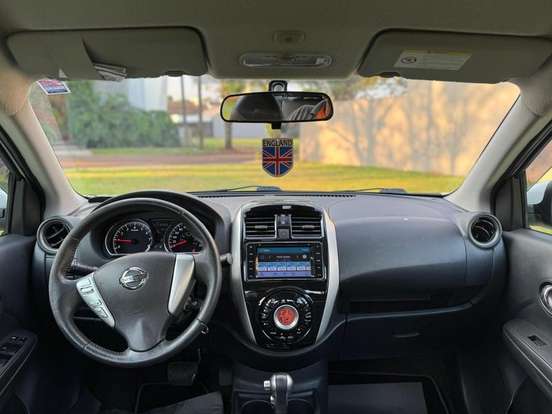 NISSAN-VERSA-2017