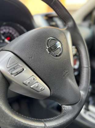 NISSAN-VERSA-2017