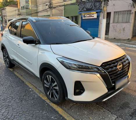 NISSAN-KICKS-2023