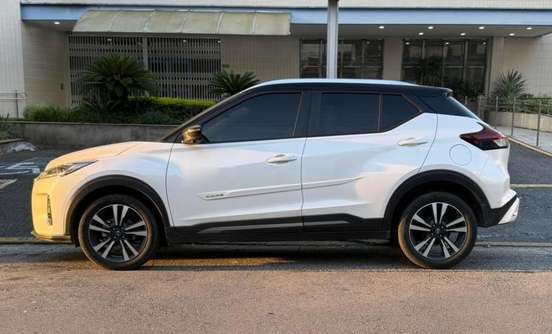 NISSAN-KICKS-2023