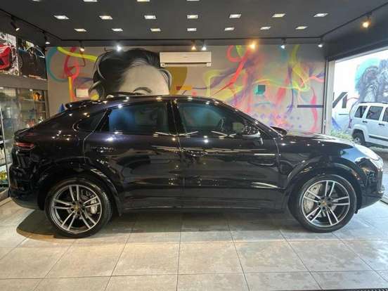 PORSCHE-CAYENNE-2022