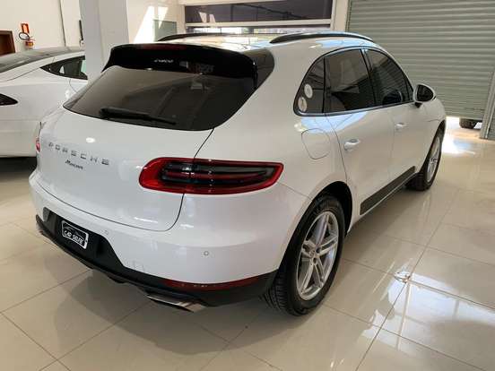 PORSCHE-MACAN-2017