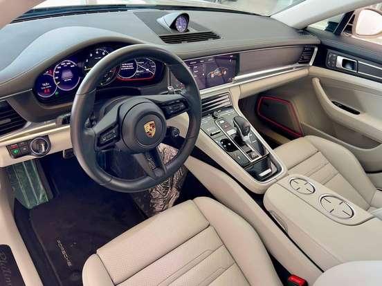 PORSCHE-PANAMERA-2023