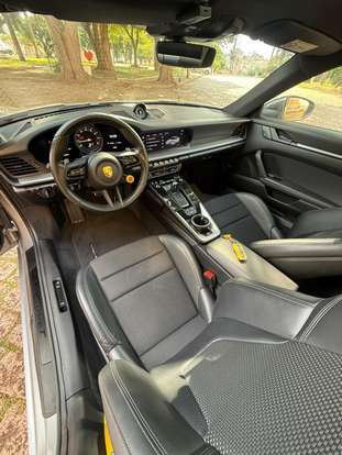 PORSCHE-911-2023