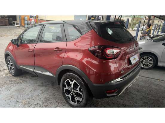 RENAULT-CAPTUR-2021