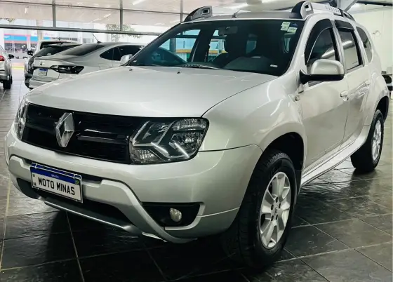 RENAULT DUSTER 2.0 DYNAMIQUE 4X2 16V FLEX 4P AUTOMÁTICO