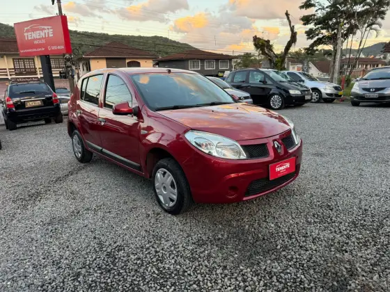 RENAULT SANDERO 1.0 EXPRESSION 16V FLEX 4P MANUAL RENAULT SANDERO 1.0 EXPRESSION 16V FLEX 4P MANUAL