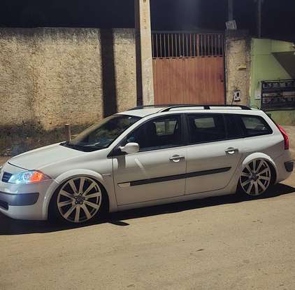 RENAULT-MEGANE-2012