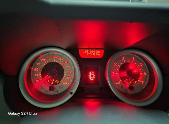 RENAULT-MEGANE-2012