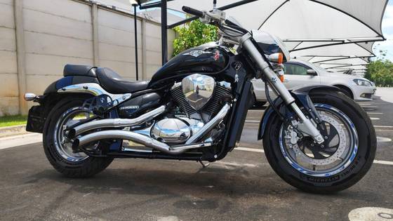 SUZUKI BOULEVARD M800R 