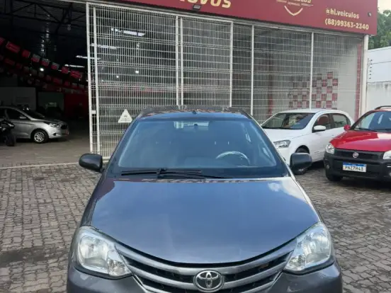 TOYOTA-ETIOS-1.5 XLS 16V FLEX 4P MANUAL TOYOTA-ETIOS-2013