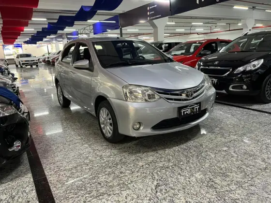 TOYOTA ETIOS 1.5 XLS 16V FLEX 4P MANUAL